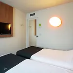Hotel Campanile Paris Ouest - 3*