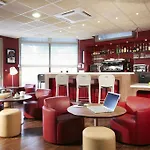 Campanile Paris Ouest - Hotel 3*