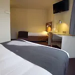 Campanile Paris Ouest - Hotel