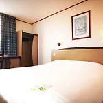 Hotel Campanile Paris Ouest - 3*