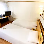 Campanile Paris Ouest - Hotel 3*