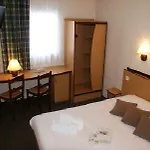 Campanile Paris Ouest -