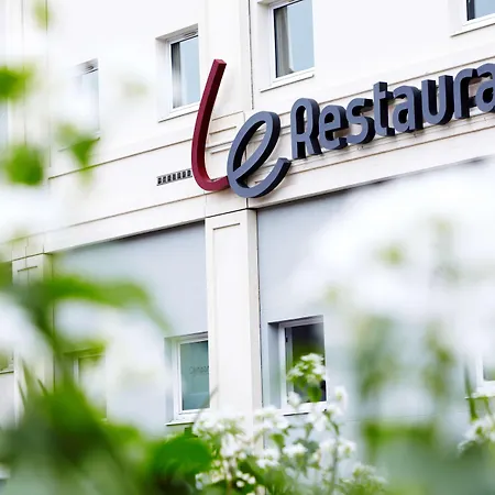 Hotel Campanile Paris Ouest - 3*