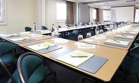 Hotel Campanile Paris Ouest - 3*