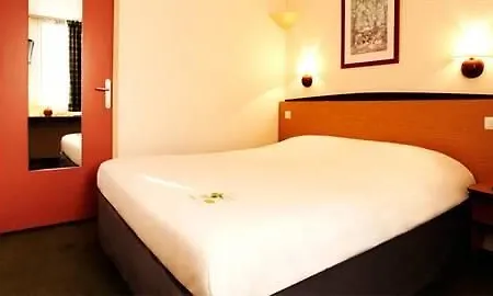캄파닐 파리 우에스트 - 호텔