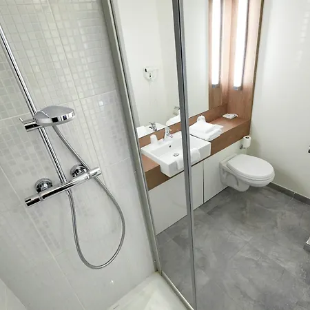 Hotel Campanile Paris Ouest - 3*