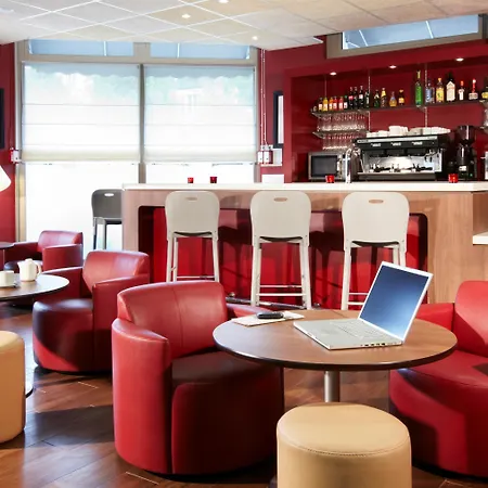 Hotel Campanile Paris Ouest - 3*