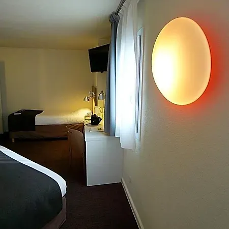 Campanile Paris Ouest - 3*
