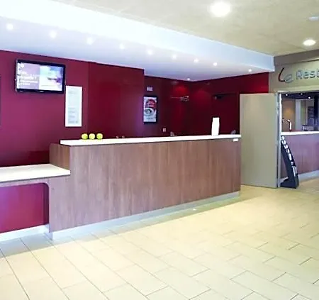 Campanile Paris Ouest - Hotel