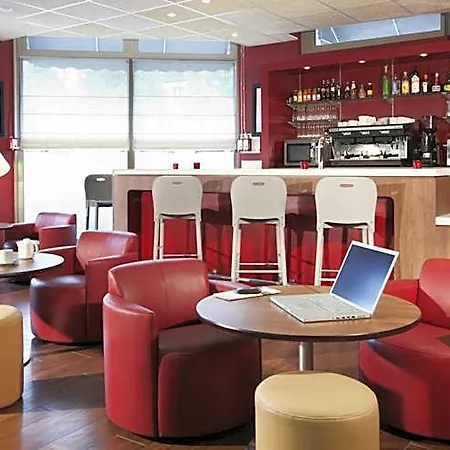 Campanile Paris Ouest - 3*