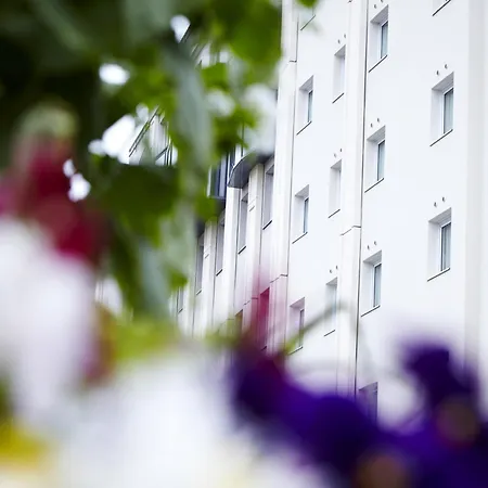 Campanile Paris Ouest - Szálloda 3*