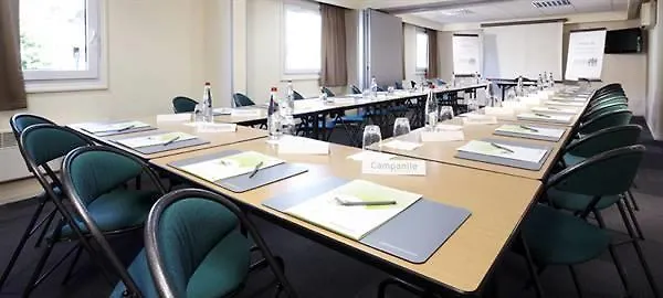 호텔 캄파닐 파리 우에스트 - 3*